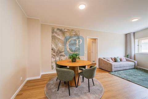 Apartamento T2 mobilado em condomínio fechado, Ramalde, Porto
