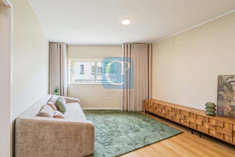 Apartamento T2 mobilado em condomínio fechado, Ramalde, Porto