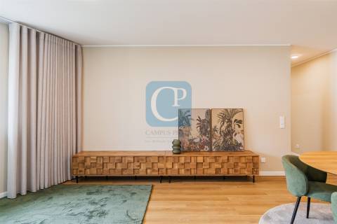 Apartamento T2 mobilado em condomínio fechado, Ramalde, Porto