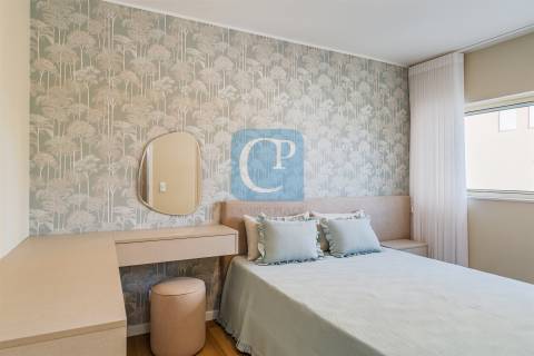 Apartamento T2 mobilado em condomínio fechado, Ramalde, Porto