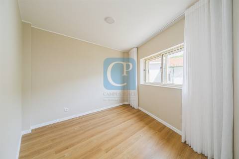 Apartamento T2 mobilado em condomínio fechado, Ramalde, Porto