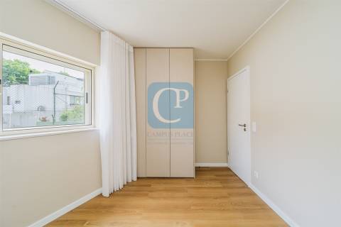 Apartamento T2 mobilado em condomínio fechado, Ramalde, Porto