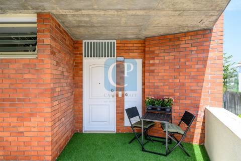 Apartamento T2 mobilado em condomínio fechado, Ramalde, Porto