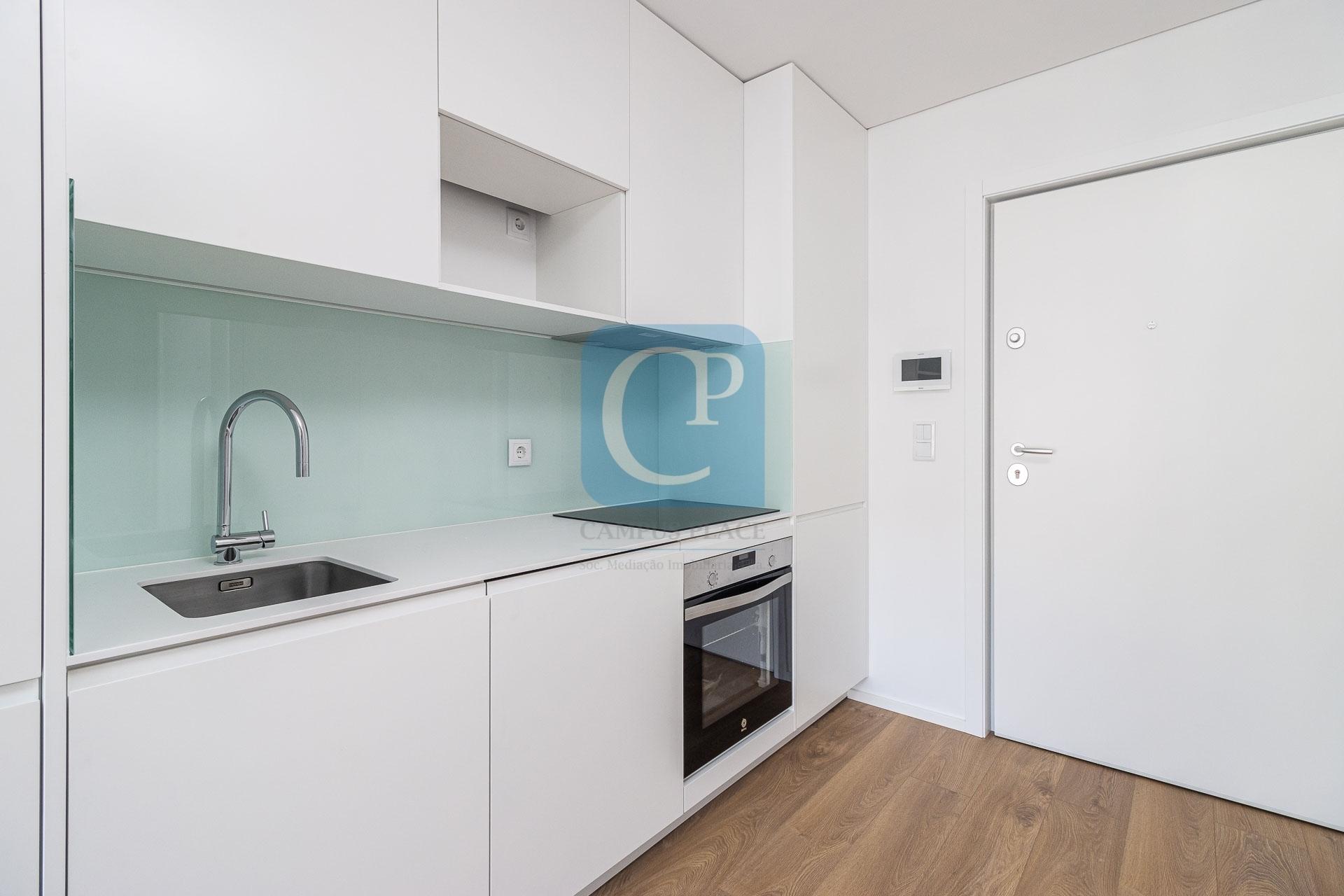 Apartamento T1Kit, novo,  no Parque dos Sobreiros, Paranhos