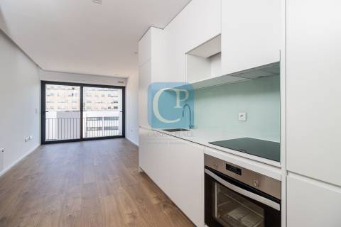 Apartamento T1Kit, novo,  no Parque dos Sobreiros, Paranhos