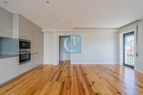 Apartamento T3 com varanda em Pedrouços, Maia