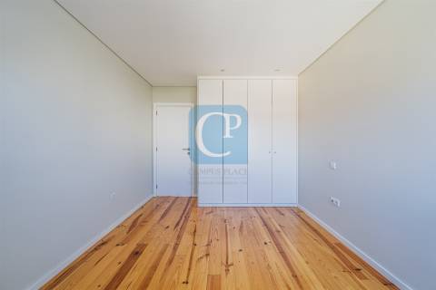 Apartamento T3 com varanda em Pedrouços, Maia