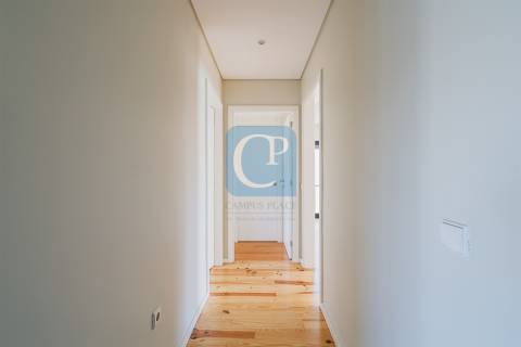 Apartamento T3 com varanda em Pedrouços, Maia