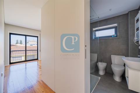 Apartamento T3 com varanda em Pedrouços, Maia