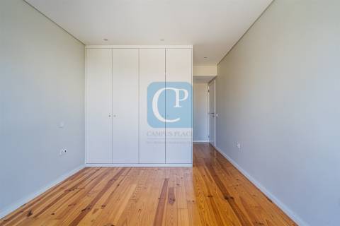 Apartamento T3 com varanda em Pedrouços, Maia