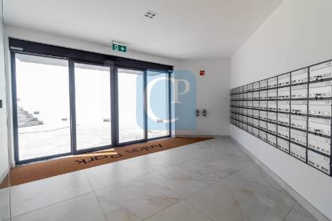 T0 Novo em condomínio fechado, ao Metro Estádio do Dragão
