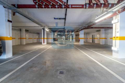 T0 Novo em condomínio fechado, ao Metro Estádio do Dragão