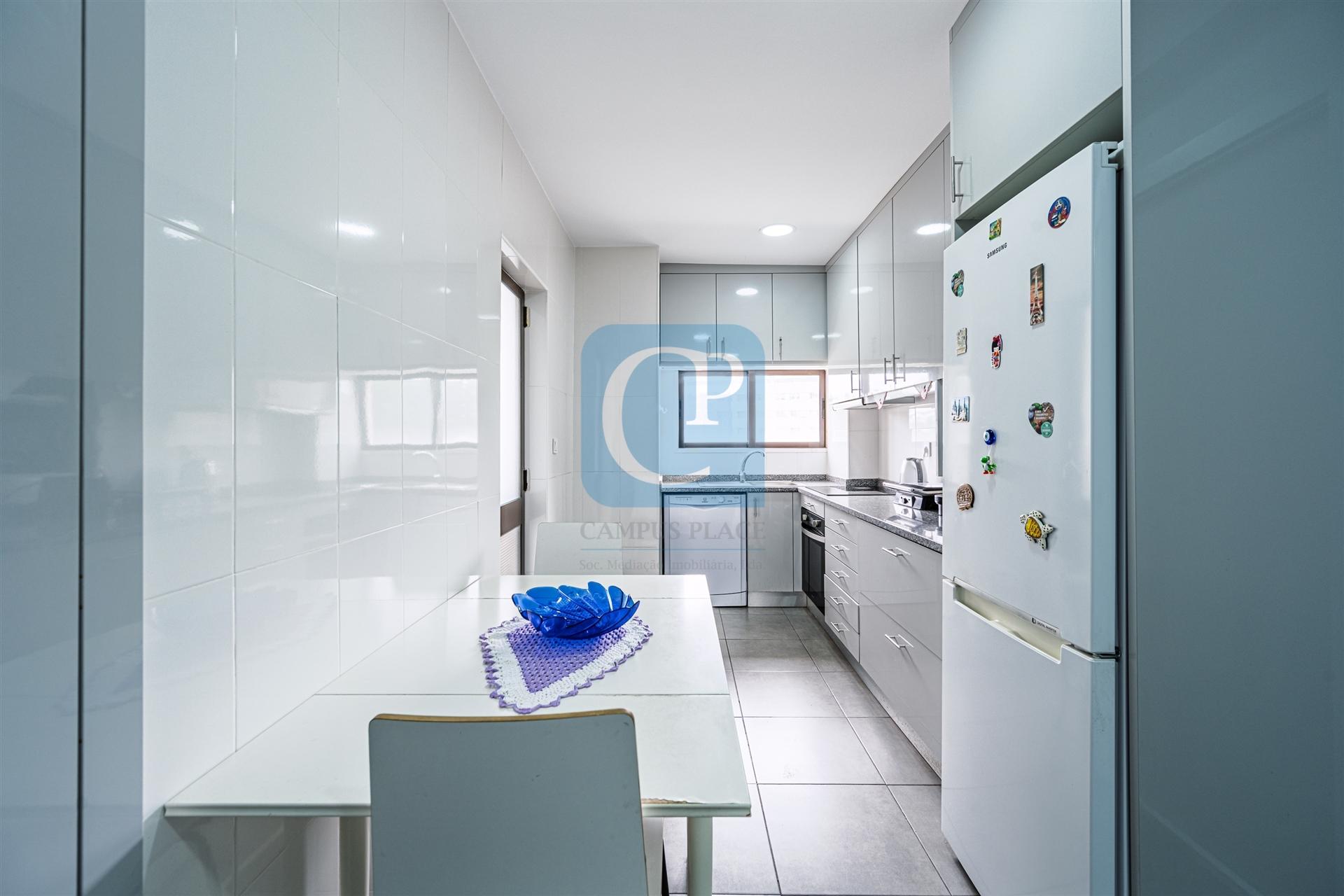 Apartamento T2+1 junto à Fonte Luminosa, Matosinhos
