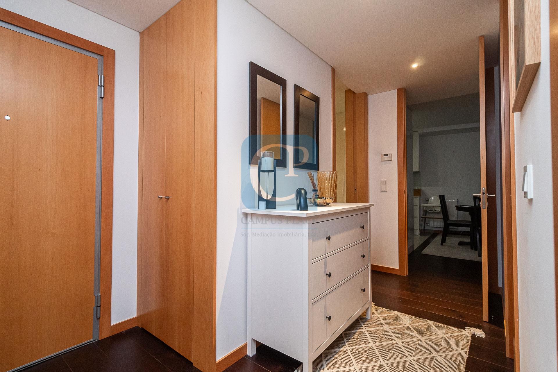 Apartamento T2Kit como novo, junto à Igreja da Areosa