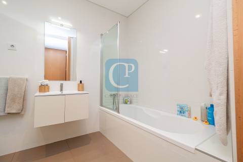 Apartamento T2Kit como novo, junto à Igreja da Areosa