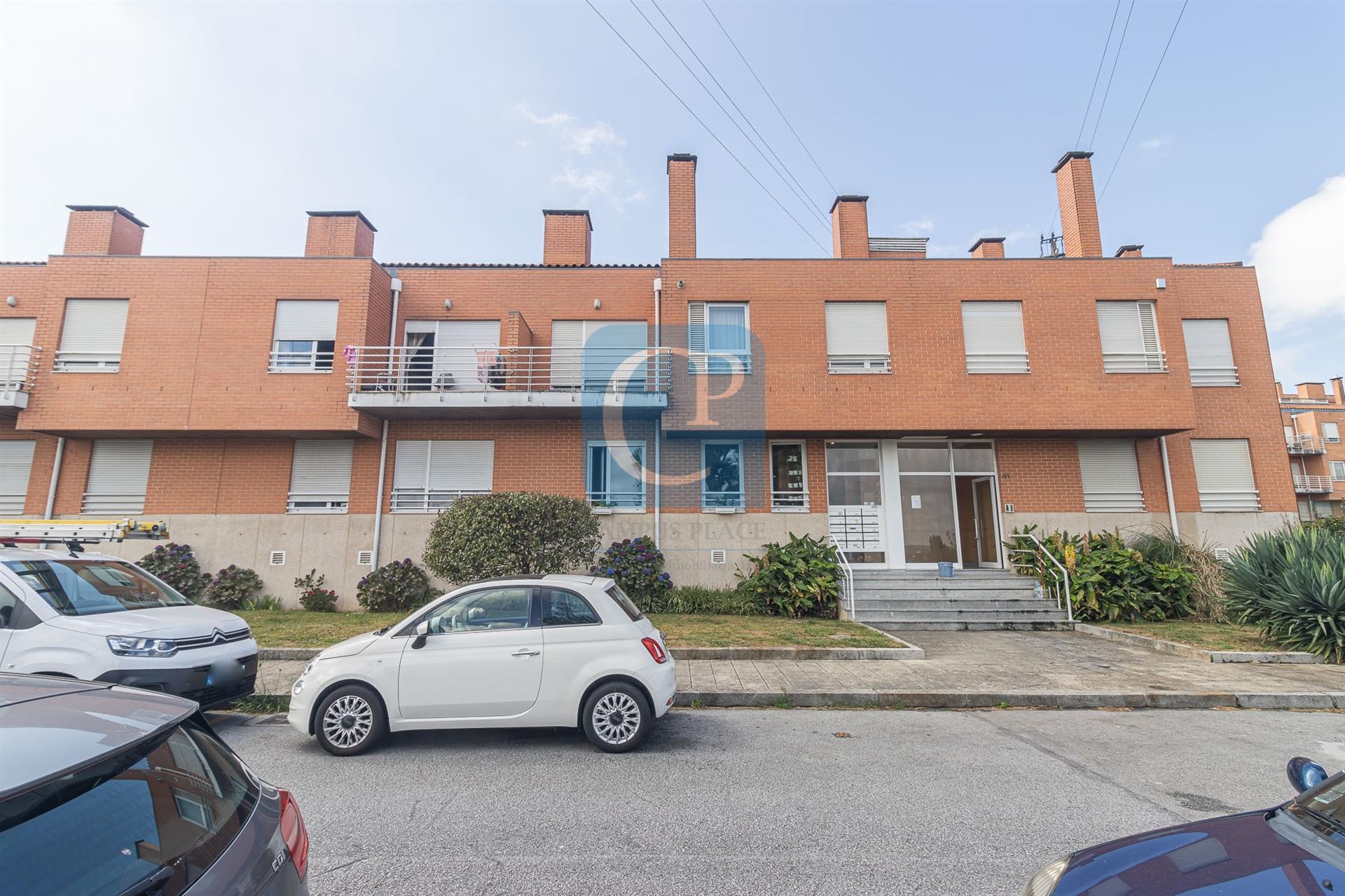 Apartamento T1 Duplex, em frente ao Hospital S. João