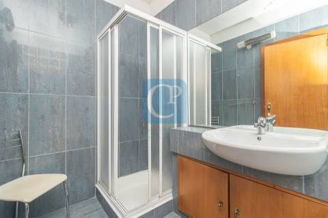 Apartamento T1 Duplex, em frente ao Hospital S. João