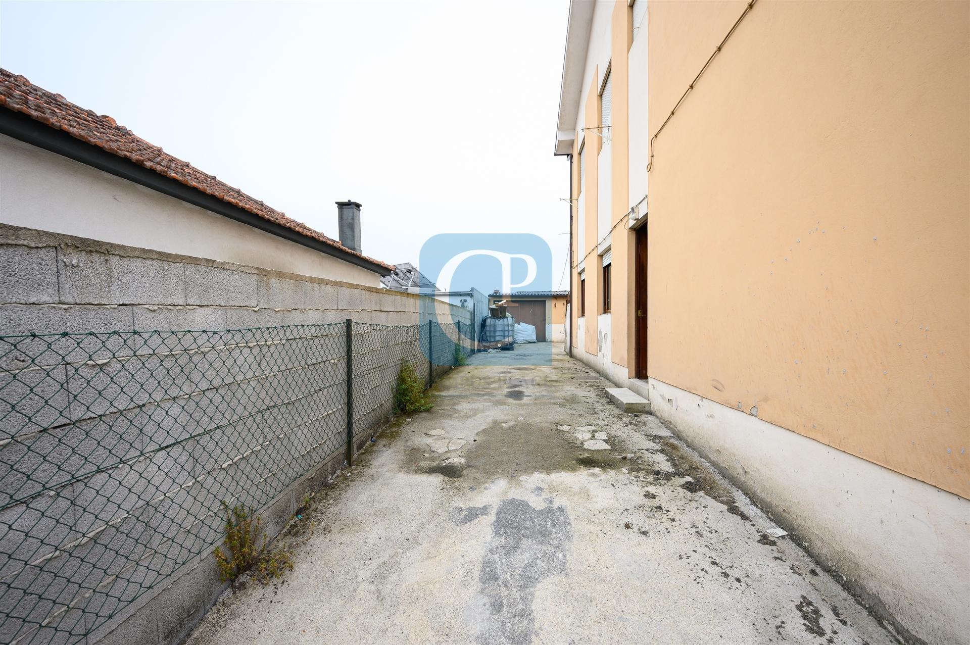 Moradia Bifamiliar T2 + T2 em Gondomar