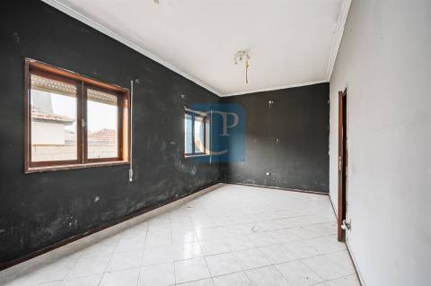 Moradia Bifamiliar T2 + T2 em Gondomar