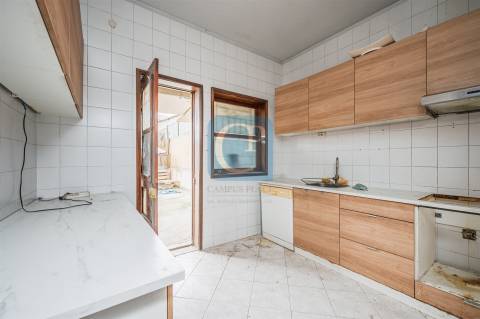 Moradia Bifamiliar T2 + T2 em Gondomar