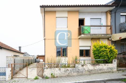 Moradia Bifamiliar T2 + T2 em Gondomar