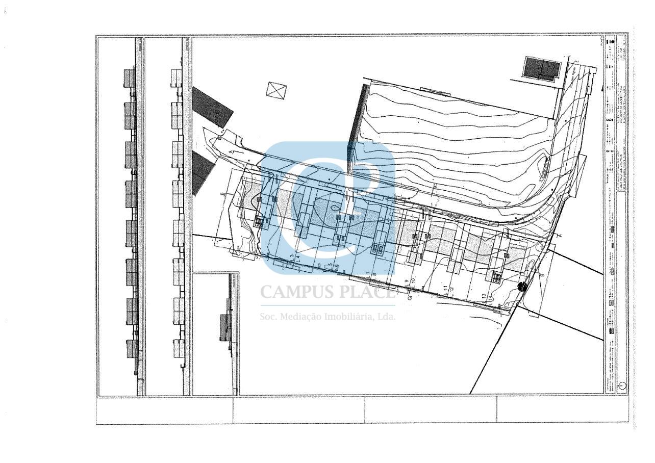 Armazém em lote para construção com 3025 m2 no Castêlo da Maia