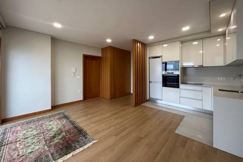 T2 NOVO no Último Piso em 1ª Linha de Mar c/ Terraço em Vila do Conde