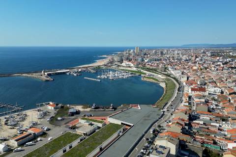 T2 NOVO no Último Piso em 1ª Linha de Mar c/ Terraço em Vila do Conde