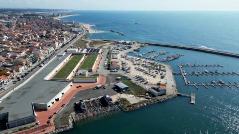 T2 NOVO no Último Piso em 1ª Linha de Mar c/ Terraço em Vila do Conde