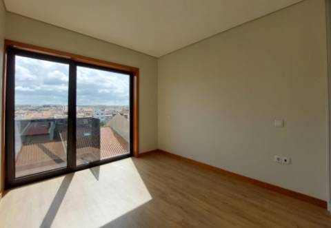 T2 NOVO no Último Piso em 1ª Linha de Mar c/ Terraço em Vila do Conde