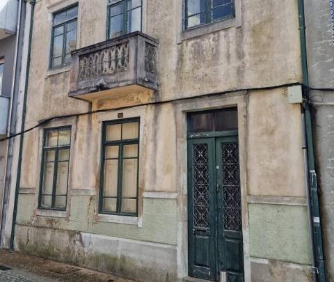 Moradia para Restauro em Pleno Centro Póvoa de Varzim