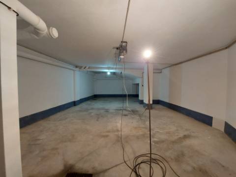 Garagem com 86m2 em Aver o Mar Póvoa de Varzim