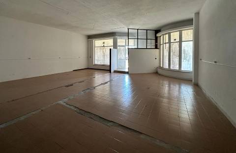 Loja com 126 m2 em Póvoa de Varzim