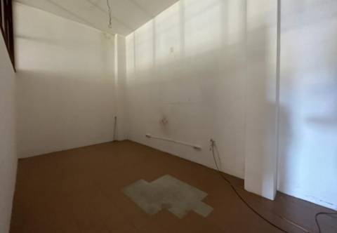 Loja com 126 m2 em Póvoa de Varzim