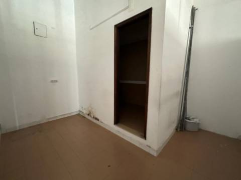 Loja com 126 m2 em Póvoa de Varzim