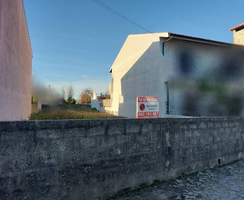 Terreno com 240 m2 em Junqueira Vila do Conde