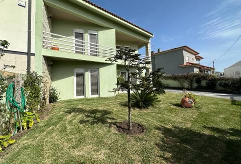 Moradia T5 no centro da cidade em Póvoa de Varzim