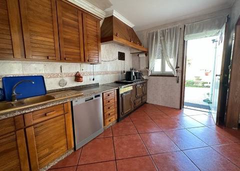 Moradia T5 no centro da cidade em Póvoa de Varzim