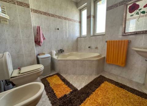 Moradia T5 no centro da cidade em Póvoa de Varzim