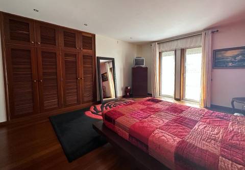 Moradia T5 no centro da cidade em Póvoa de Varzim