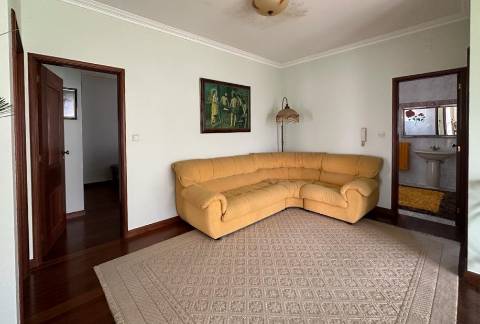 Moradia T5 no centro da cidade em Póvoa de Varzim