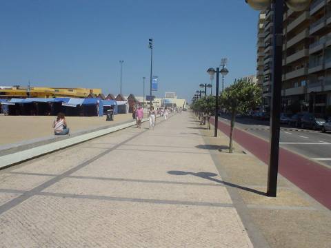 Vivenda T5 em Localização Excelente em Póvoa de Varzim