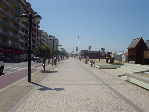 Vivenda T5 em Localização Excelente em Póvoa de Varzim