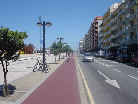 Vivenda T5 em Localização Excelente em Póvoa de Varzim