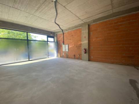 Loja Nova com 131m2 em Vila do Conde