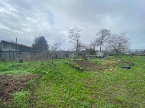 Terreno com 1175 m2 Paços de Ferreira
