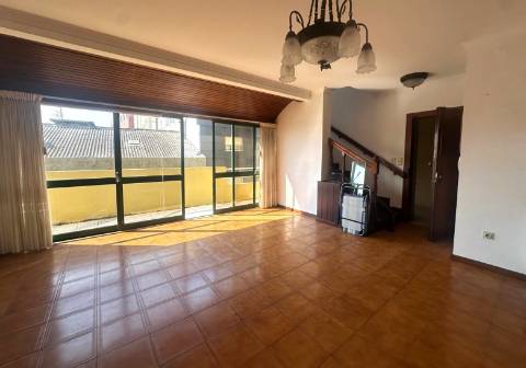 T4 Duplex c/ Terraço em 1ª Linha de Mar na Póvoa de Varzim