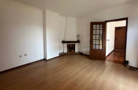 T4 Duplex c/ Terraço em 1ª Linha de Mar na Póvoa de Varzim