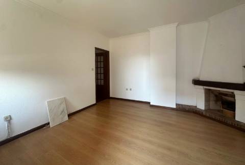 T4 Duplex c/ Terraço em 1ª Linha de Mar na Póvoa de Varzim