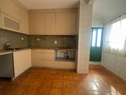 T4 Duplex c/ Terraço em 1ª Linha de Mar na Póvoa de Varzim
